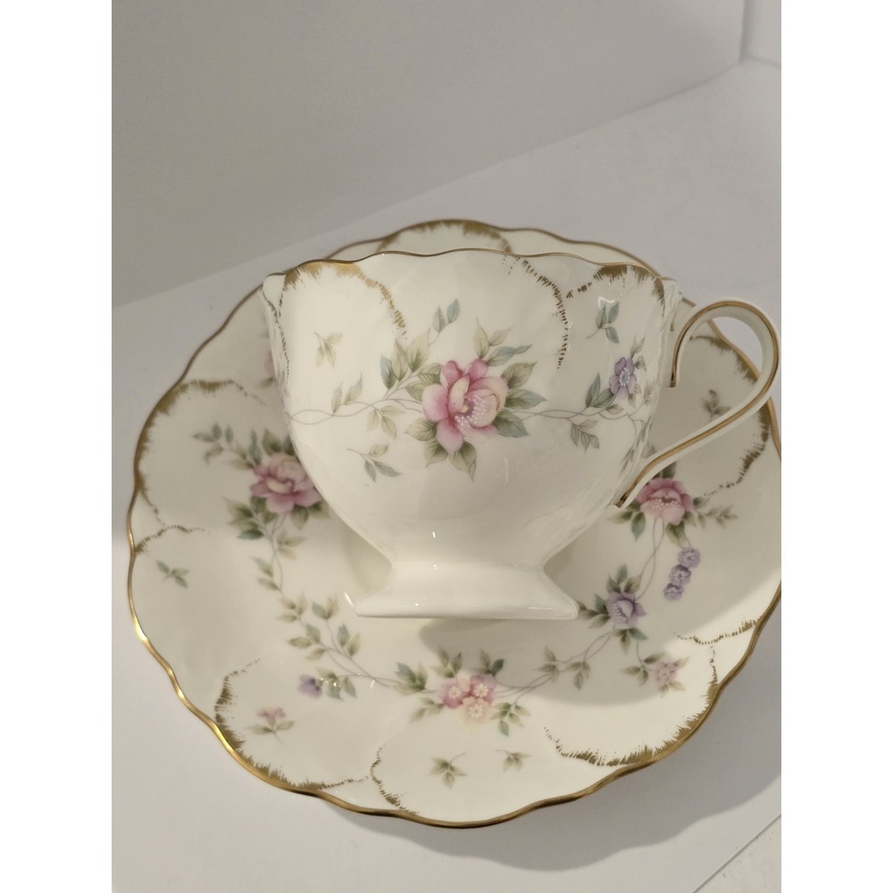 Mikasa Endearment Bone China Cup & Saucer Set Floral Gold‎ Trim